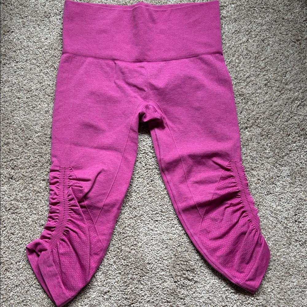 lululemon athletica Magenta Leggings/Capri
